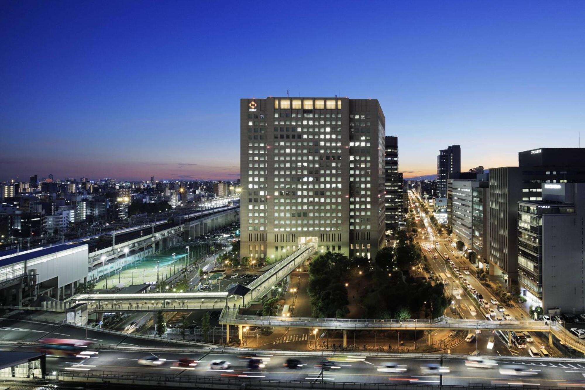 Hotel Courtyard By Marriott Shin-Osaka Station Esterno foto