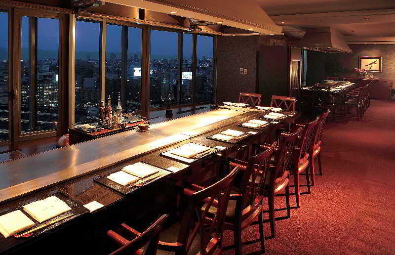 Hotel Courtyard By Marriott Shin-Osaka Station Ristorante foto The bar at the 49th floor